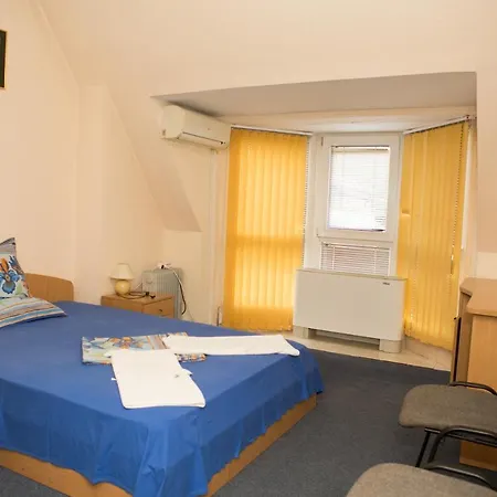 Deva 3* סנדנסקי